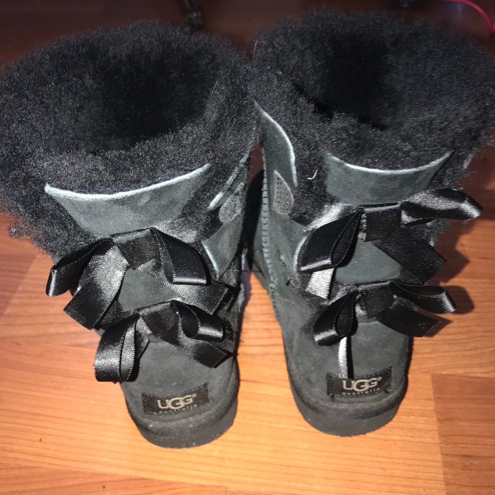 Black bailey bow UGGs